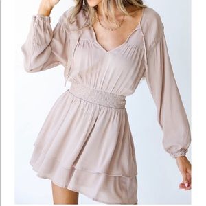 New long sleeved, short Style Rack boutique dress.